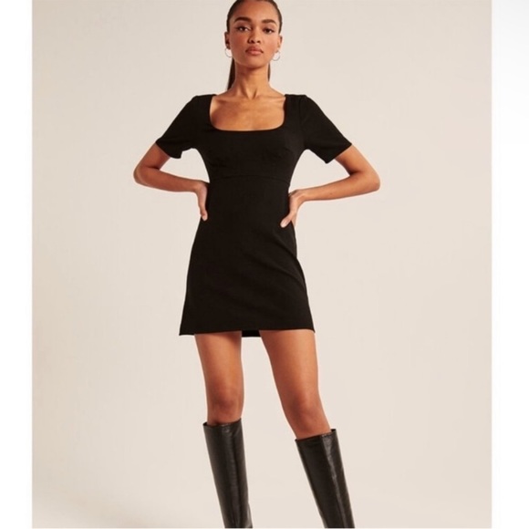 Abercrombie & Fitch Dresses & Skirts - Abercrombie Mini Square Neck Shift Dress